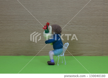 Child with flowers 130040180