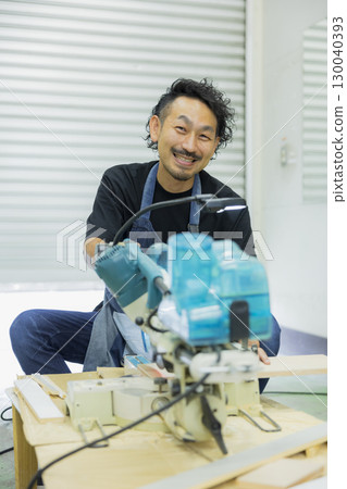 工匠用電動圓鋸工作 工匠用電動圓鋸工作 130040393