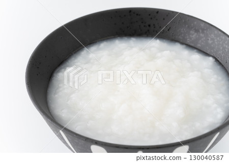 碗裡的粥的特寫 130040587