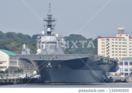 Is it an escort ship? Is it an escort ship? 130040800