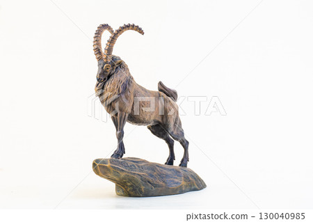 mountain goat on isolated background mountain goat on isolated background 130040985