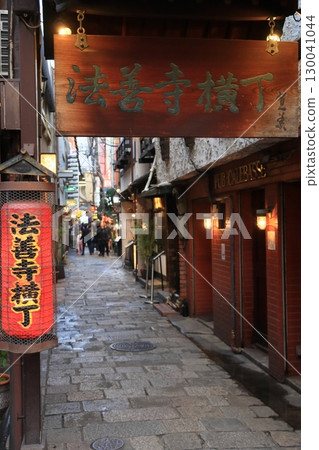 大阪的旅遊勝地法善寺橫丁 大阪的旅遊勝地法善寺橫丁 130041044