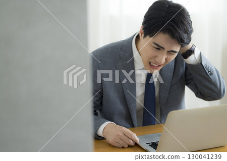 商人抱著他的頭 商人抱著他的頭 130041239