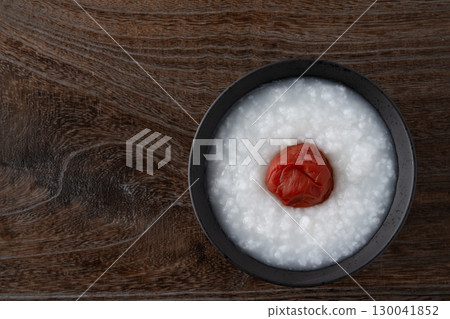 Delicious plum porridge in a bowl 130041852