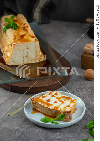 Caramelized Egg White Pudding 130041915