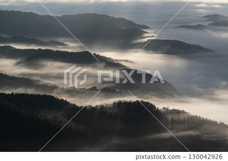 壯麗的景色和雲海 壯麗的景色和雲海 130042926
