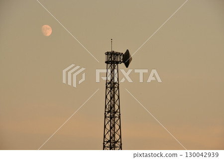 Dusk sky and radio tower Dusk sky and radio tower 130042939