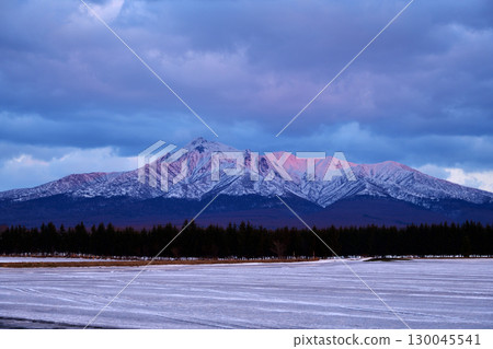 Mount Shari scenery in March 130045541