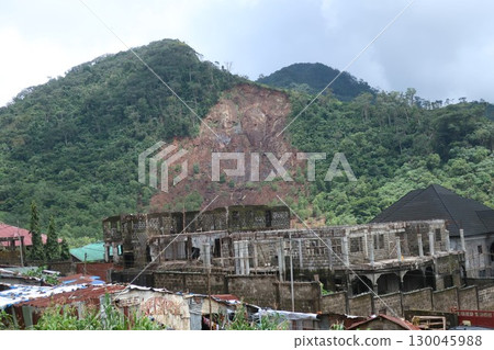 Landslide site in the Republic of Sierra Leone (Regent) 130045988