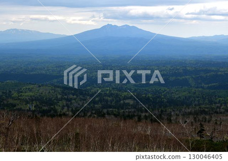 Mount Shari scenery in June 130046405