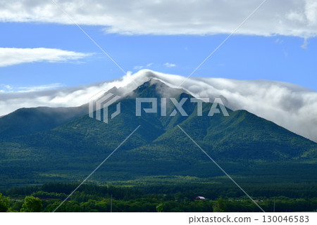 Mount Shari scenery in July Mount Shari scenery in July 130046583