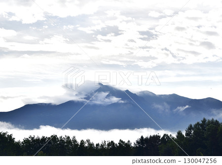 Mount Shari scenery in September 130047256