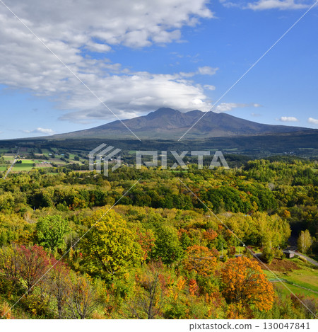 Mount Shari scenery in October 130047841