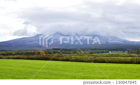 十月斜里山風景 十月斜里山風景 130047845