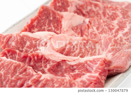 Close-up of beef skirt steak for grilling on a plate Close-up of beef skirt steak for grilling on a plate 130047879
