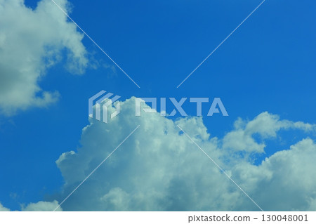 藍天和白色雲彩 藍天和白色雲彩 130048001