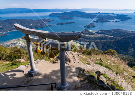 Kumamoto Prefecture: The Torii Gate in the Sky and the Goshoura Islands seen from the summit of Mount Kuratake 130048138
