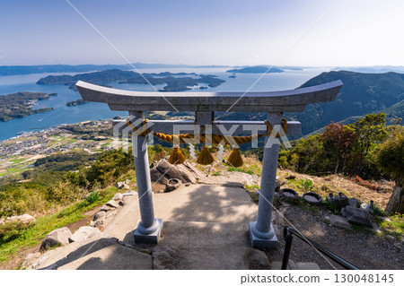 Kumamoto Prefecture: The Torii Gate in the Sky and the Goshoura Islands seen from the summit of Mount Kuratake 130048145