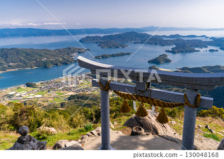 Kumamoto Prefecture: The Torii Gate in the Sky and the Goshoura Islands seen from the summit of Mount Kuratake 130048168