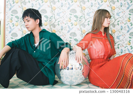 Young men and women Young men and women 130048316