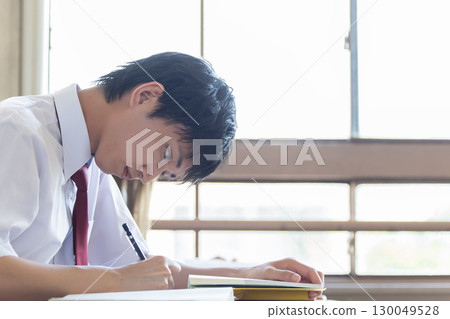 小學生學習 130049528