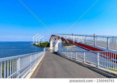 千葉縣木更津市鳥居崎海濱公園的中之橋 千葉縣木更津市鳥居崎海濱公園的中之橋 130049743