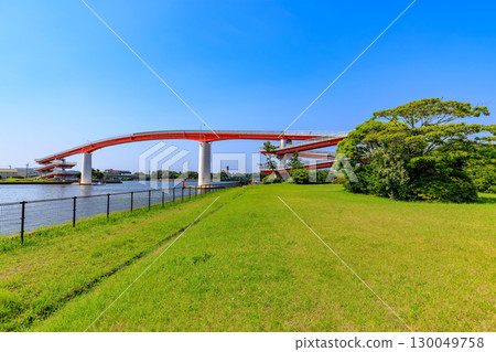 Nakanoshima Bridge in Toriizaki Seaside Park, Kisarazu City, Chiba Prefecture Nakanoshima Bridge in Toriizaki Seaside Park, Kisarazu City, Chiba Prefecture 130049758
