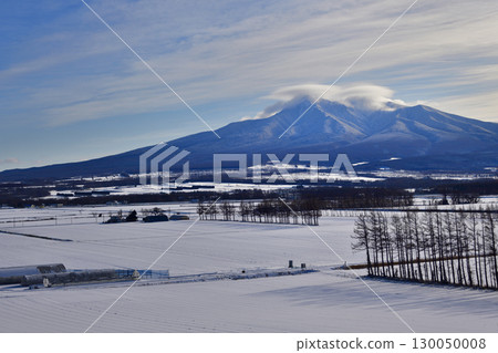 Mount Shari scenery in December Mount Shari scenery in December 130050008