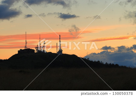 信州、夏天、美原高原、大賀和無線電塔 130050378