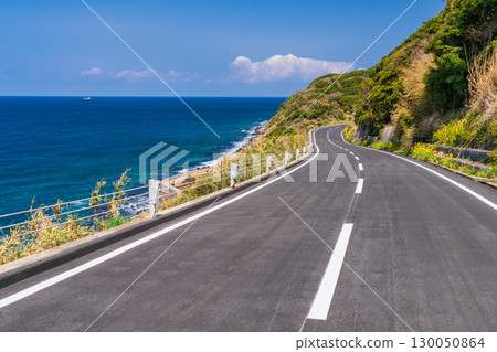 長崎縣生月夕陽之路蜿蜒道路 130050864