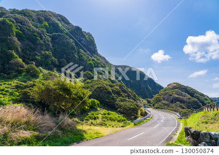 長崎縣生月夕陽之路蜿蜒道路 130050874
