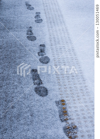 Footprints left on the platform in winter Footprints left on the platform in winter 130051469