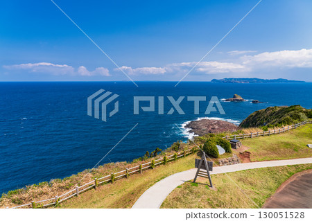 長崎縣生月島最北端的小江燈塔的景色 130051528