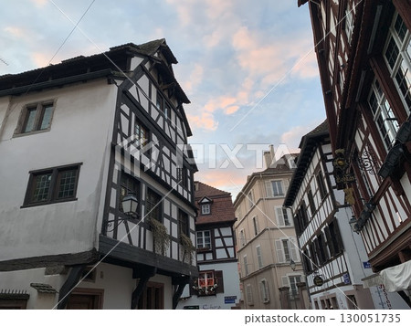 斯特拉斯堡世界遺產小法蘭西的冬日日落 斯特拉斯堡世界遺產小法蘭西的冬日日落 130051735