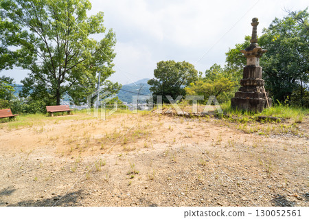The summit of Mt. Tamate (Kashiwara City, Osaka Prefecture) 130052561