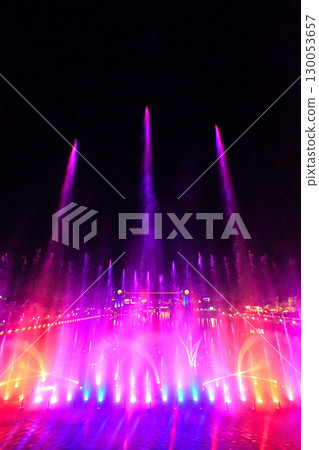 富岩運河環水公園夏季噴泉表演 富岩運河環水公園夏季噴泉表演 130053657