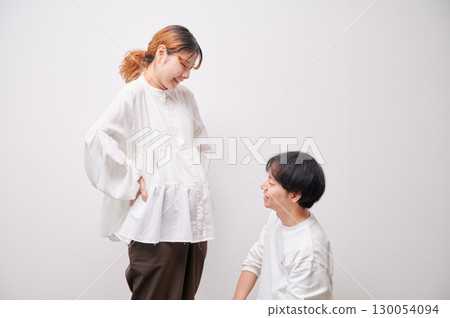 面對面的夫婦，孕婦，孕婦 130054094