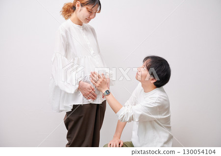 面對面的夫婦，孕婦，孕婦 130054104