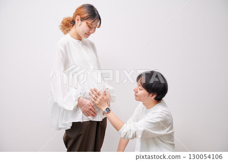 面對面的夫婦，孕婦，孕婦 130054106