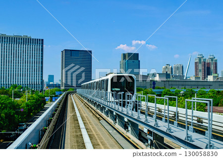 東京新交通百合海鷗線 - 從台場青海地區附近的火車車窗看到的風景 東京新交通百合海鷗線 - 從台場青海地區附近的火車車窗看到的風景 130058830