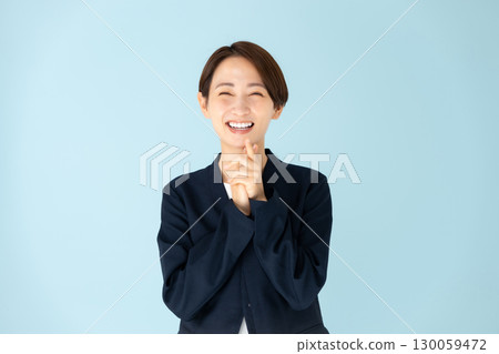 女性商務肖像快樂 130059472