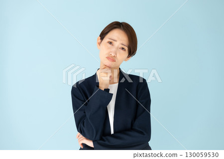 女性商務肖像擔心 130059530