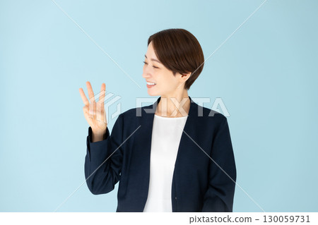 女性商務肖像 3 130059731