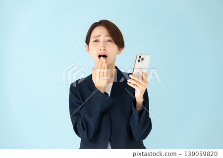 Female business portrait smartphone trouble Female business portrait smartphone trouble 130059820