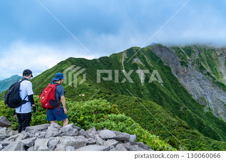 【日本百座名山】大山理想國路線：從鳥取縣西伯郡大山町三光峰眺望理想國小屋及北壁 130060066