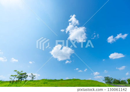 藍天和雲彩和大草原 藍天和雲彩和大草原 130061142