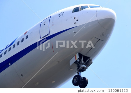 起飛和著陸一架客機 130061323