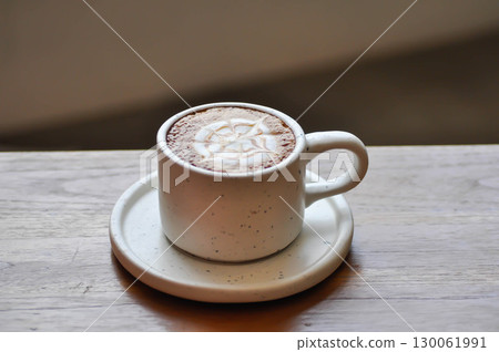 hot cofffee, cappuccino coffee or latte coffee or flat white or latte art 130061991