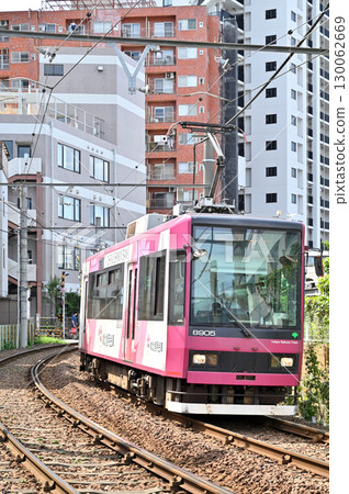 Toden Arakawa Line (Tokyo Sakura Tram) 8900 series (8905) Toden Arakawa Line (Tokyo Sakura Tram) 8900 series (8905) 130062669