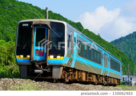 The Shimanto Express train runs through Sagawacho The Shimanto Express train runs through Sagawacho 130062983